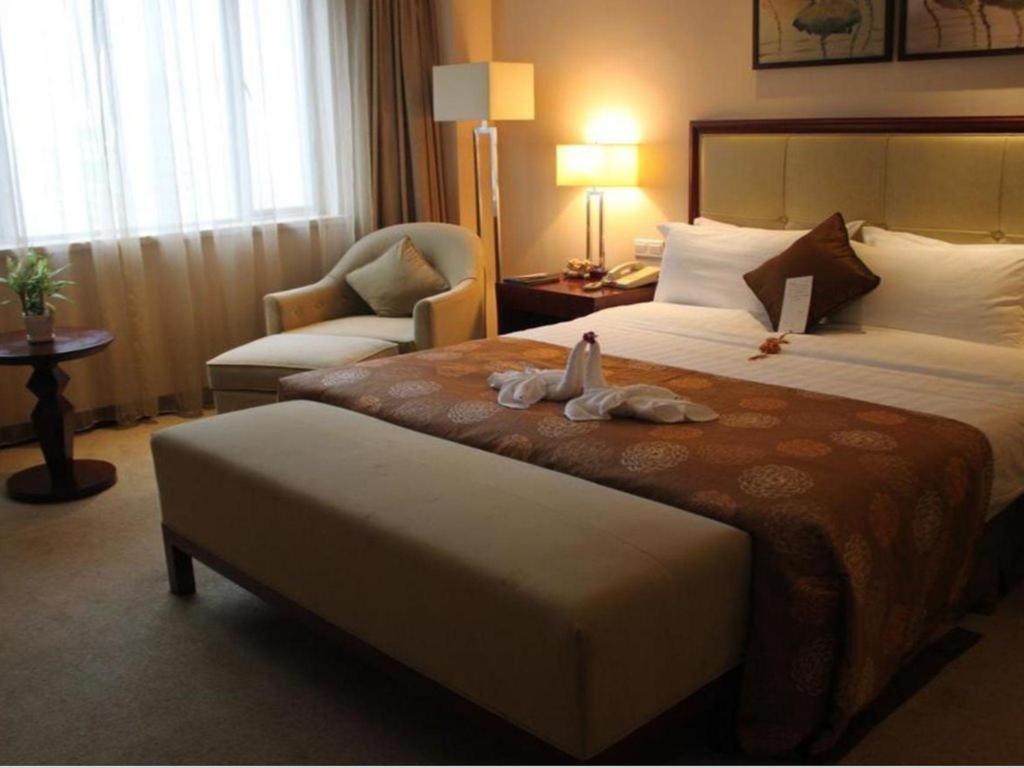Maison New Century Hotel Νινγκμπό Εξωτερικό φωτογραφία
