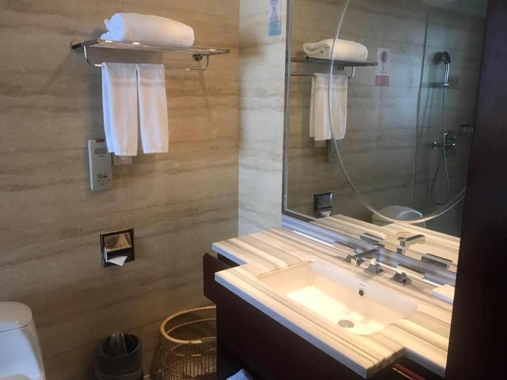 Maison New Century Hotel Νινγκμπό Εξωτερικό φωτογραφία